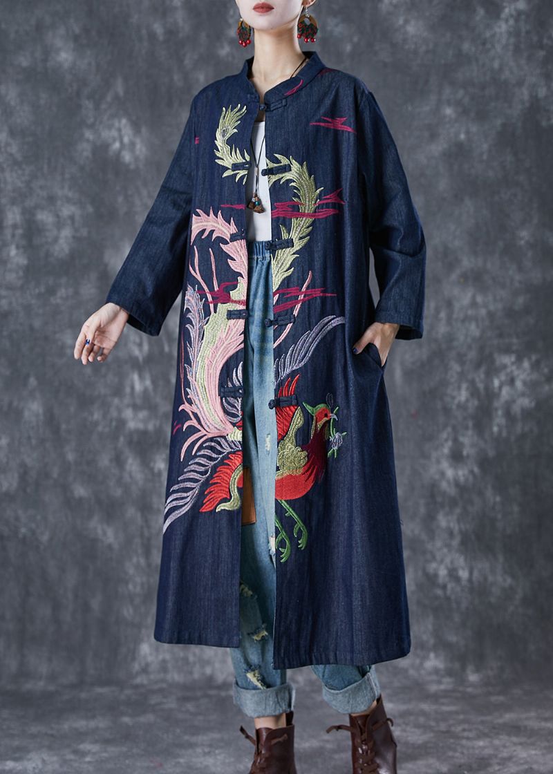 Chique Marineblauwe Phoenix Geborduurde Denim Trenchcoat Met Chinese Knopen - Dames trenchcoats