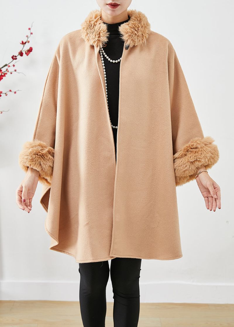 Licht Camelkleurige Wollen Trenchcoat Oversized Bontkraag Vleermuismouw - Dames trenchcoats