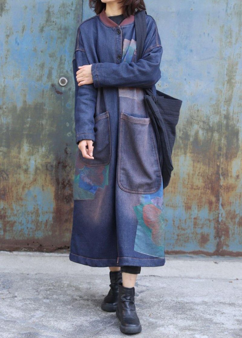 Stijlvolle Blauwe Prints Modieuze Trenchcoat Inspiratie Twee Dikke Jassen Met Grote Zakken - Dames trenchcoats