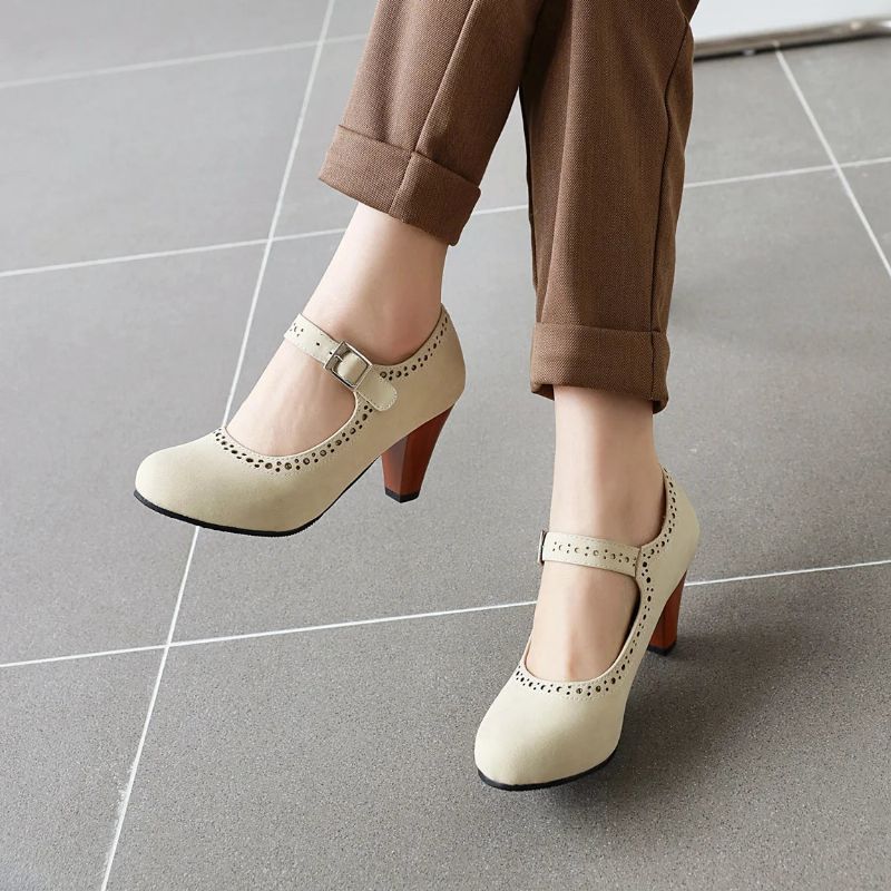 Leren Geperforeerde Oxfords-brogueschoenen Voor Dames Vintage Pumps Met Holle Spijkerhak - Beige