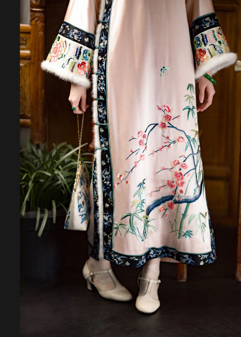 Leuke O-hals Geborduurde Bloemen Dikke Zijden Cheongsam Lange Mouw - Dames donsjacks